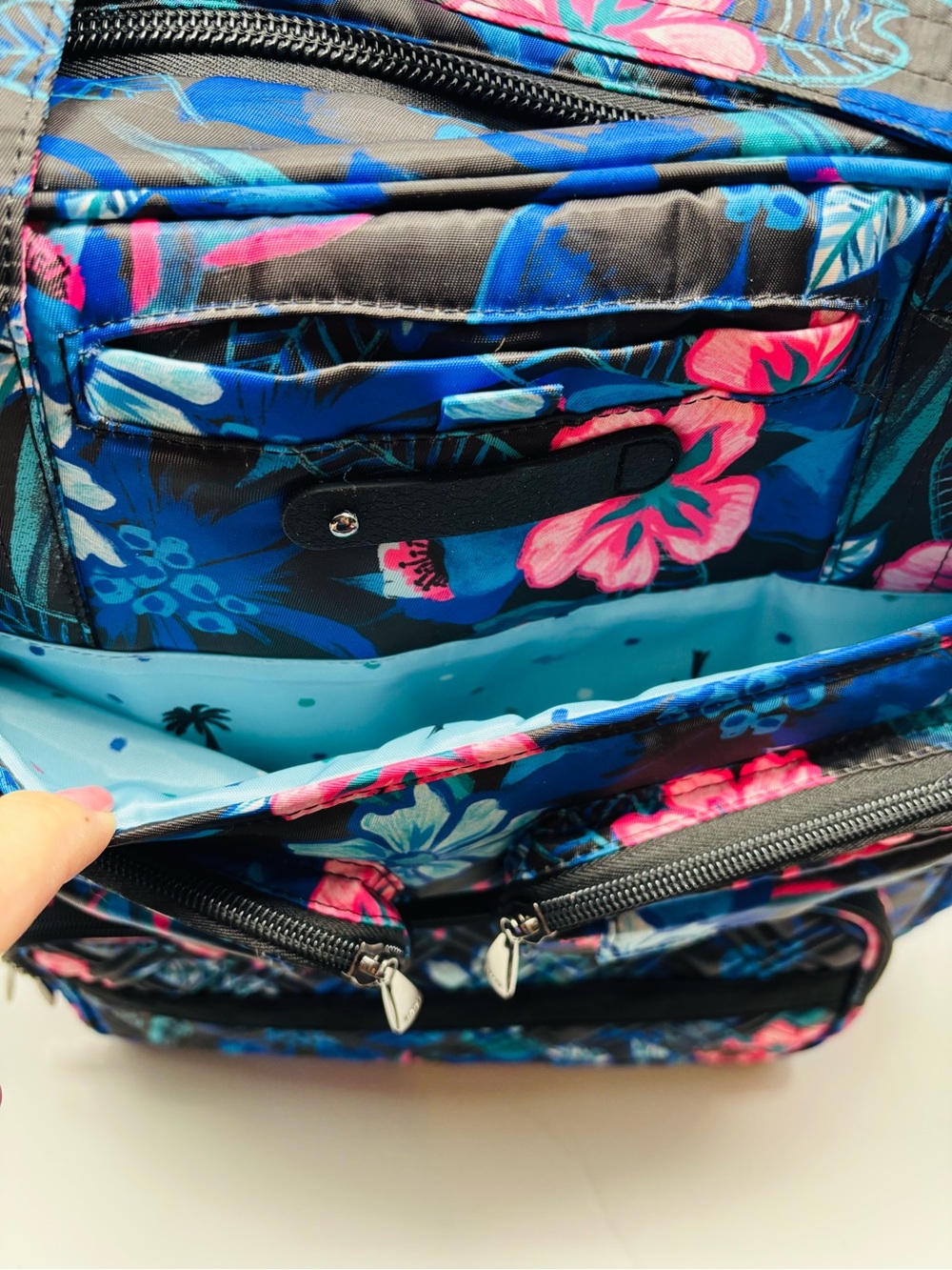 MAKE AN OFFER! EUC Lug RESORT BLACK PUDDLE JUMPER Convertible Tote Bag Blue Pink - Picture 7 of 12